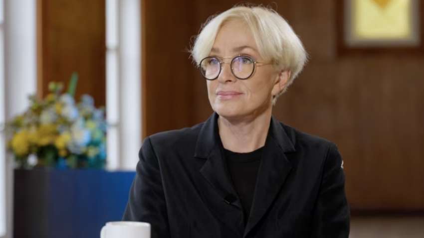 Лайма Вайкуле різко критикує росіян та називає їх ідіотами (ВІДЕО) Лайма Вайкуле різко критикує росіян та називає їх ідіотами (ВІДЕО)