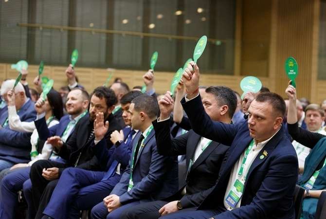 Політтехнолог пояснив, чому Слуга народу втрачає рейтинг