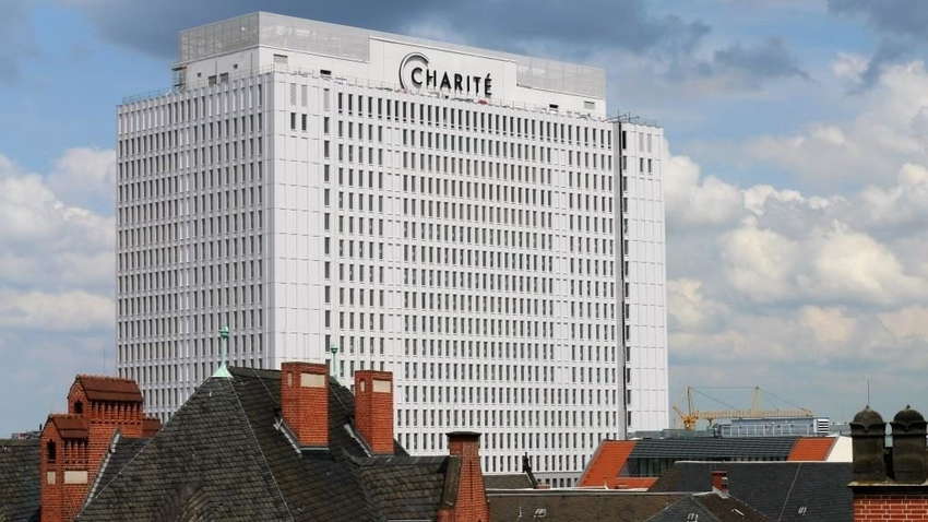 Издатель "Медиазоны" Петр Верзилов договорился о лечении Навального за границей Издатель "Медиазоны" Петр Верзилов договорился о лечении Навального за границей