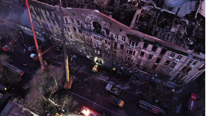 Пожар в Одессе: найдено тело женщины, продолжаются поиски пропавших