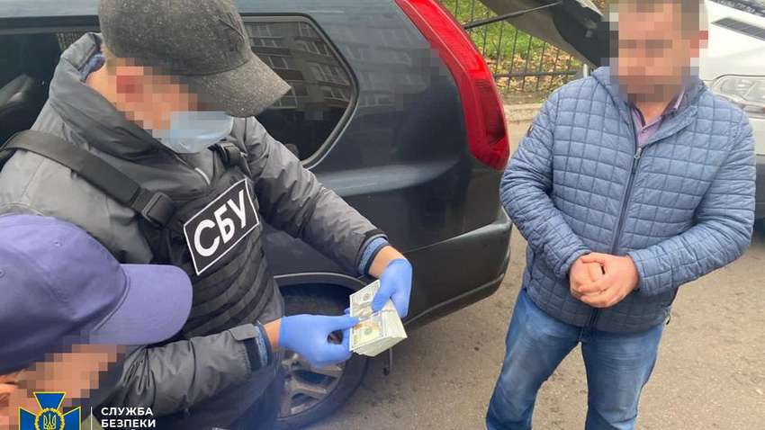 Главу одной из администраций поймали на взятке, - СБУ