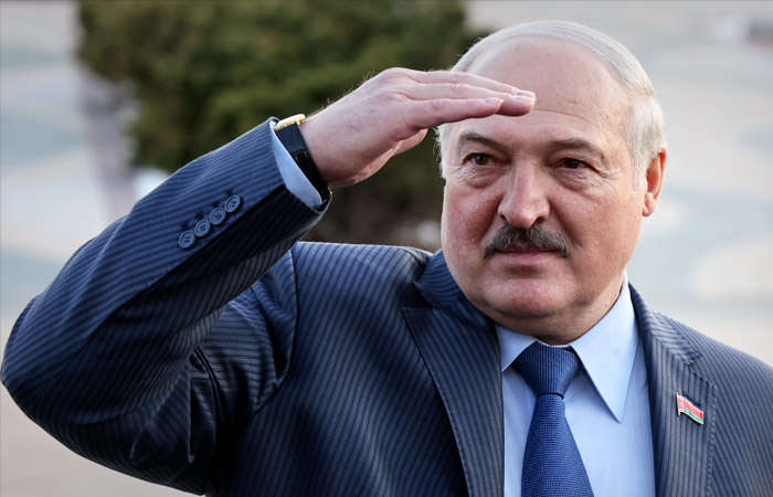 Лукашенко заявил, что нужно готовиться к войне и «встряхнуть» армию