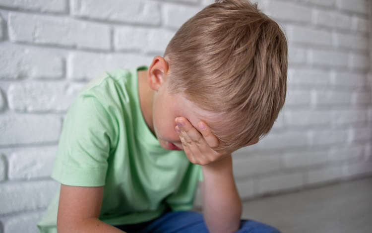 Жінка ґвалтувала свого малолітнього сина та знімала на відео