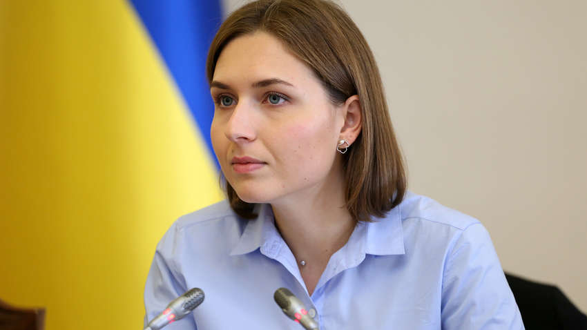 Новосад, которой не хватало 36 тыс зарплаты, на самом деле получала в МОН в два раза больше 