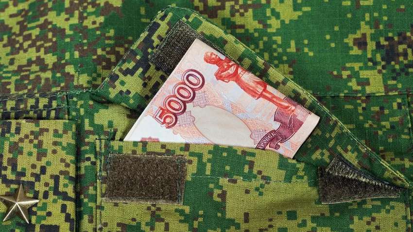 Скільки заробляють солдати путінської армії воюючи в Україні