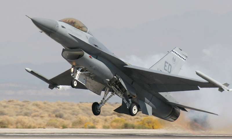 Первые 18 истребителей F-16 вскоре будут в Украине: у Рютте состоялся разговор с Зеленским