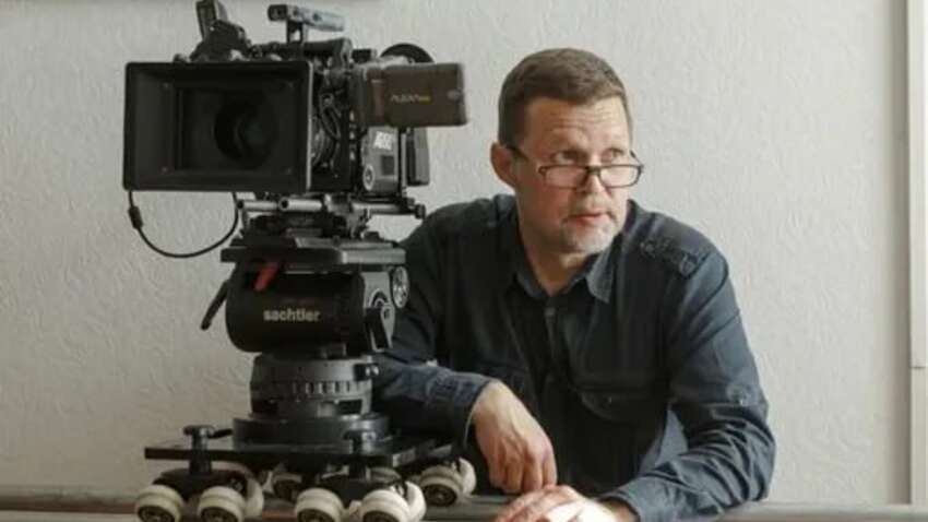 В Москве в подъезде зверски зарезали известного режиссера В Москве в подъезде зверски зарезали известного режиссера