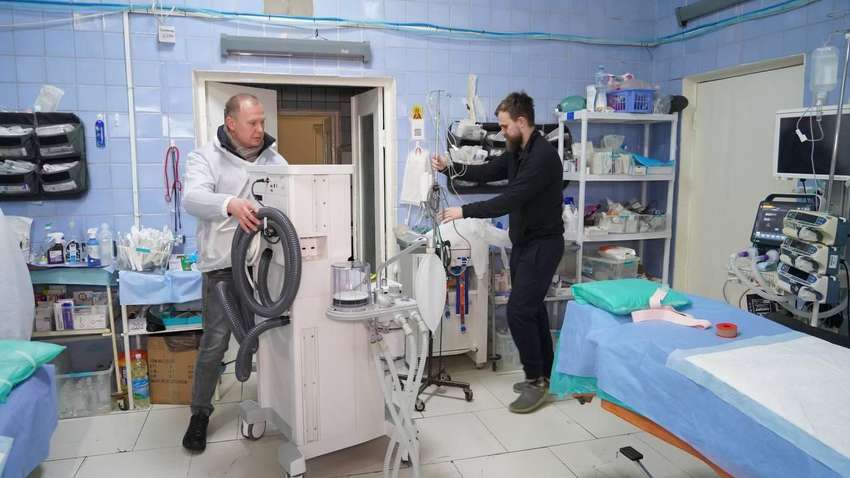 Наркозно-дихальний апарат врятує не одне життя на Донеччині завдяки Фонду Дениса Парамонова, БФ молодіжної ініціативи "Надія" та HopeUA