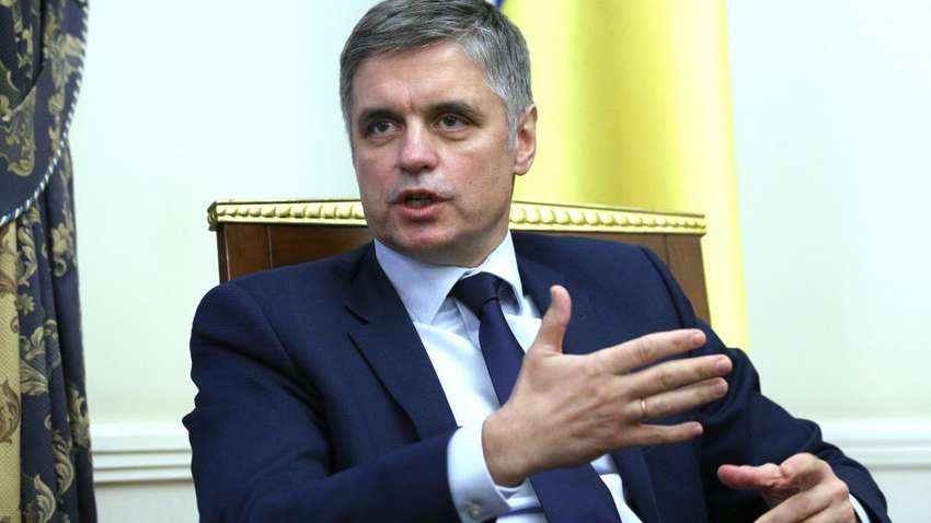 Пристайко пояснил преимущества поездки в Россию по загранпаспортам 