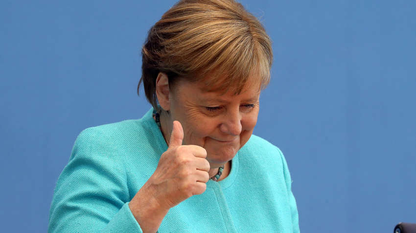 Меркель оправдала дружбу с Россией и снова заговорила о переговорах