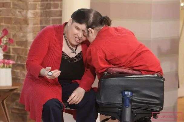 Померли найстаріші у світі сіамські близнюки: скільки їм було років