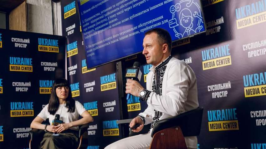 Наступальна українізація: як в Україні посилюють контроль за мовним законом Наступальна українізація: як в Україні посилюють контроль за мовним законом