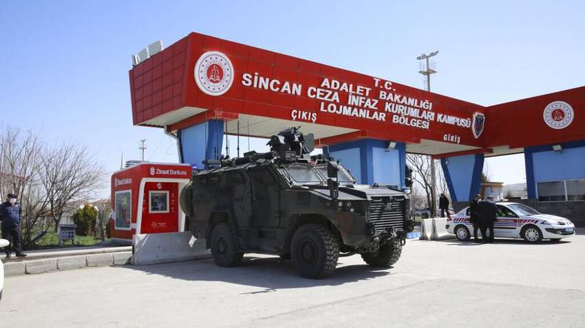 32 довічних ув'язнення винесли в Туреччині 32 довічних ув'язнення винесли в Туреччині