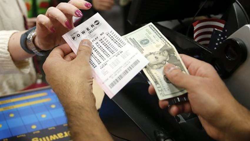 Как купленный по ошибке лотерейный билет принес богатство