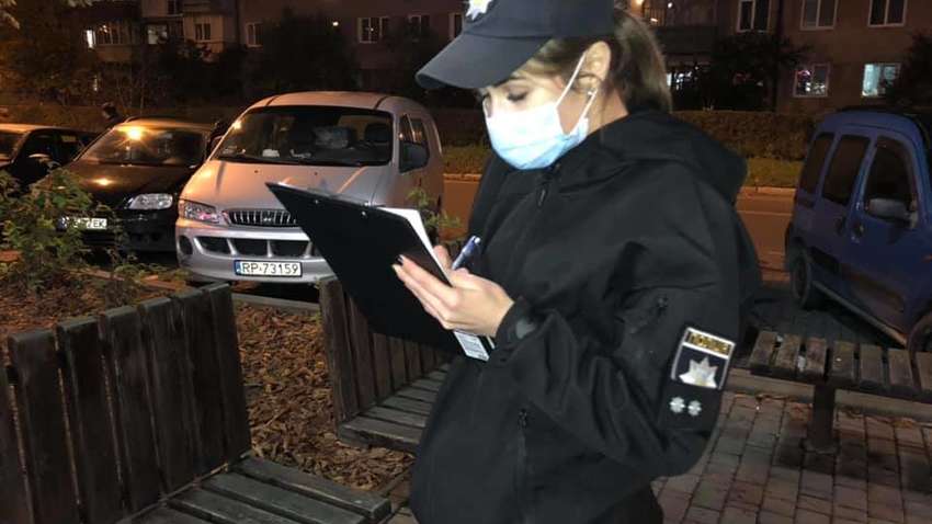 Стрельба посреди улицы: в Ивано-Франковске мужчина ранил двух прохожих