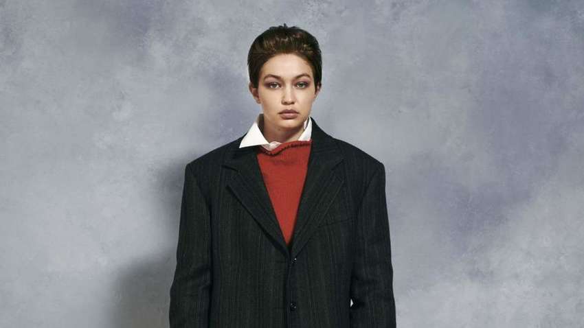 Джиджи Хадид перевоплотилась в офисного сотрудника для обложки Harper's Bazaar Джиджи Хадид перевоплотилась в офисного сотрудника для обложки Harper's Bazaar