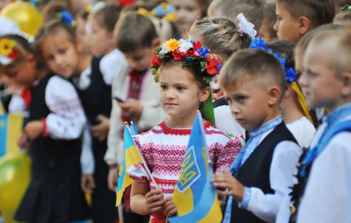 Українські діти за кордоном: скільки з них ходить у школу Українські діти за кордоном: скільки з них ходить у школу