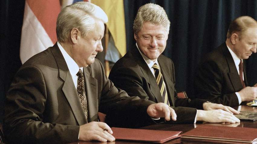 У Зеленського розповіли про головну відмінність гарантій безпеки від Будапештського меморандуму У Зеленського розповіли про головну відмінність гарантій безпеки від Будапештського меморандуму