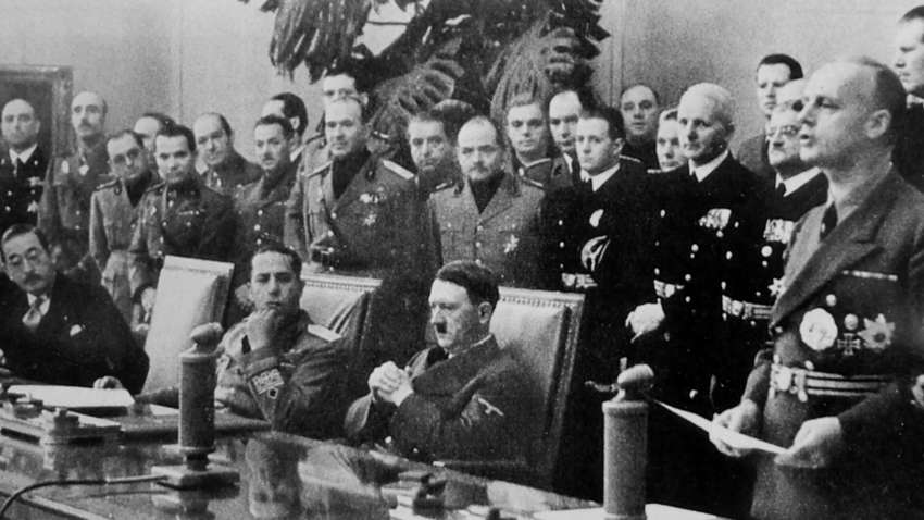 Историк: в этот день был заключен Тройственный пакт, к которому стремился присоединиться СССР – «можем повторить»