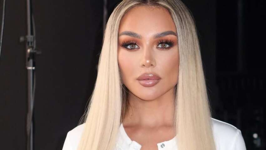 Певица из Украины после самоубийства третьего мужа вышла в свет в РФ с новым бойфрендом