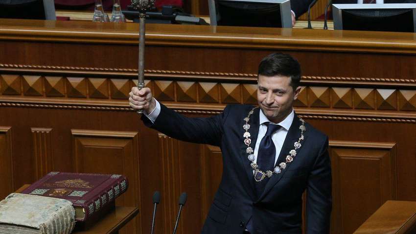 Зеленский внес в Раду кандидатуры премьера, министра обороны, глав СБУ, ГПУ и МИД