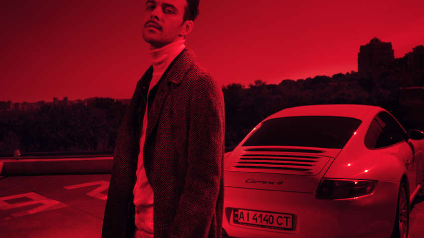 Самая большая любовь: Макс Барских представил альбом суперхитов «1990»