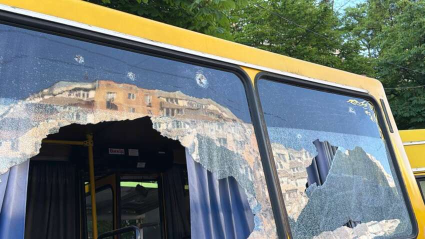 Били прицельно: в областном центре россияне попали в остановку с людьми Били прицельно: в областном центре россияне попали в остановку с людьми