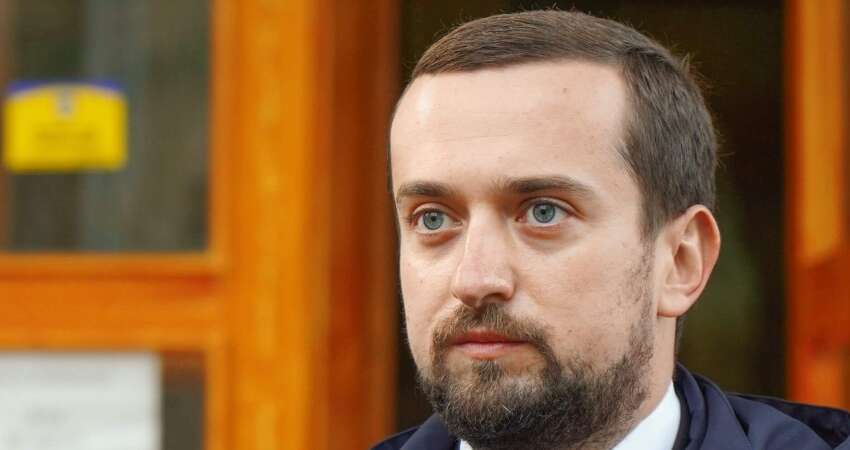 Бывший зам Ермака, а сейчас советник Умерова удивил стильным луком на рабочем месте Бывший зам Ермака, а сейчас советник Умерова удивил стильным луком на рабочем месте