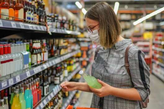 В Україні можуть заборонити продавати сигарети і алкоголь в супермаркетах: турбота або удар по підприємцях В Україні можуть заборонити продавати сигарети і алкоголь в супермаркетах: турбота або удар по підприємцях