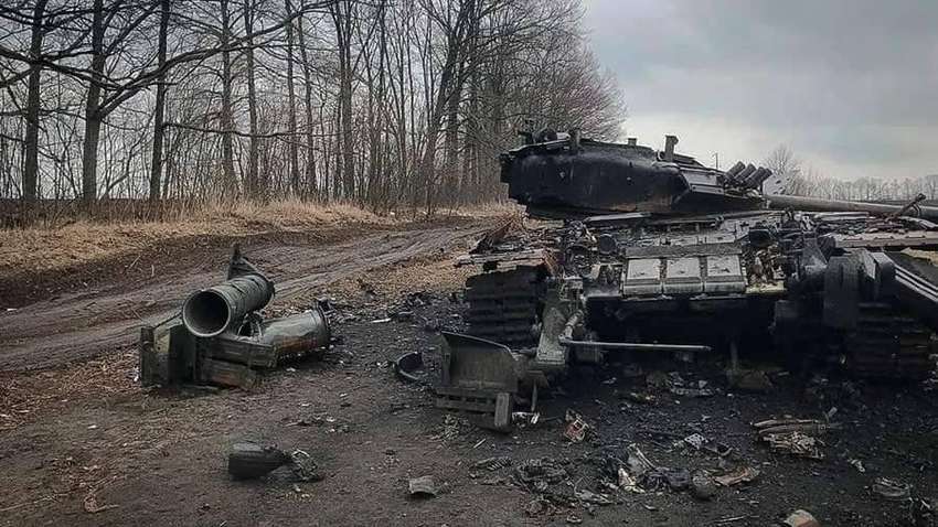 "Чистилище" та "цвинтар вертольотів": що окупанти розповідають родичам про Чорнобаївку (ВІДЕО) "Чистилище" та "цвинтар вертольотів": що окупанти розповідають родичам про Чорнобаївку (ВІДЕО)