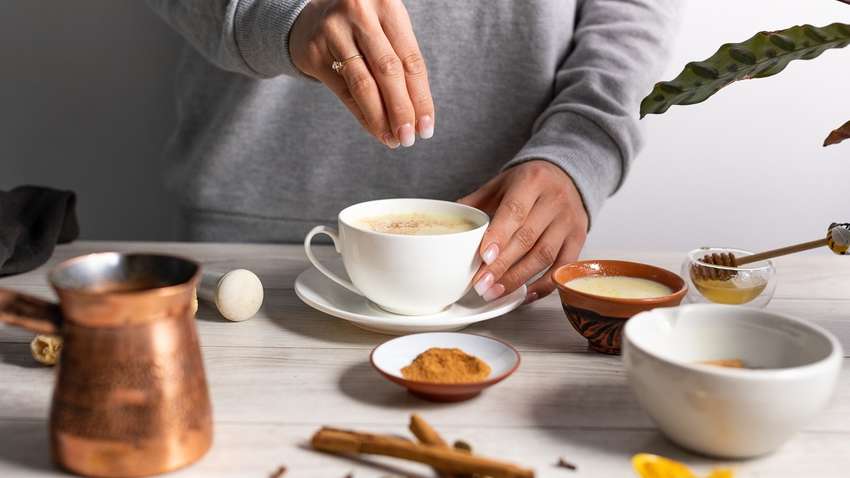 Главное - пить теплым: назван напиток, защищающий легкие