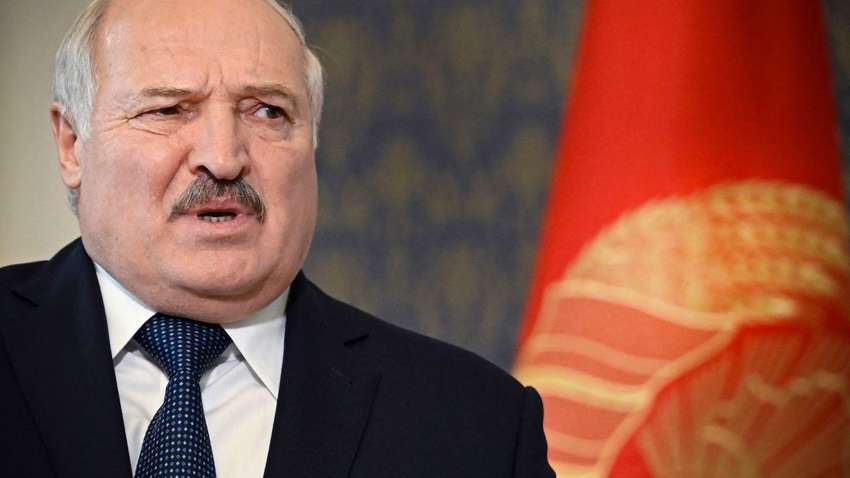 Лукашенко доручив Радбезу промити мозок білорусам