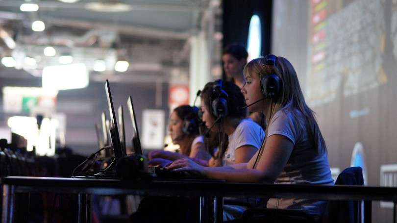 В Британии геймерский клуб ввел "женские вечера"