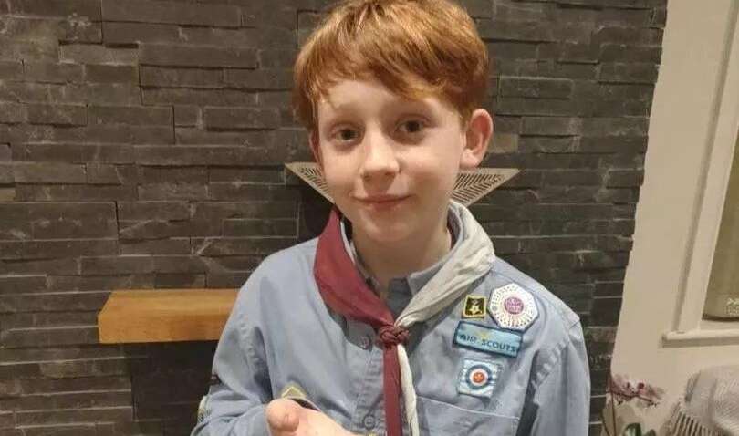 Школьник нашел в поле 2000-летний римский браслет Школьник нашел в поле 2000-летний римский браслет