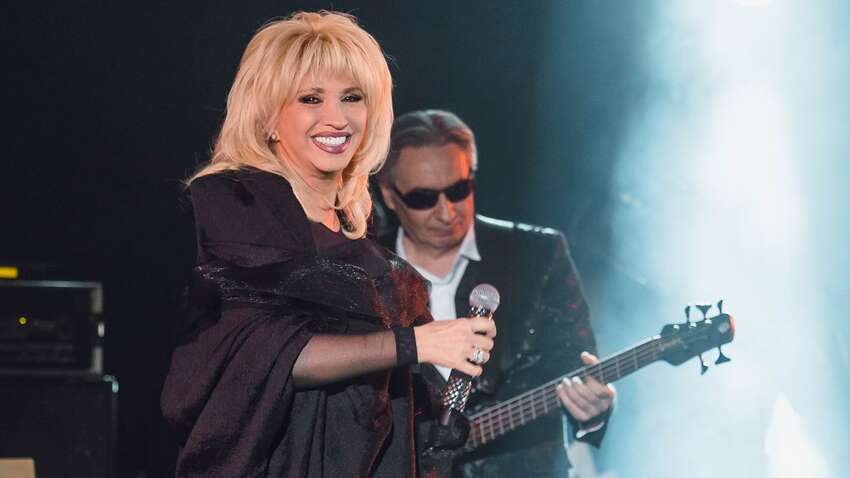 Незворотні зміни: лікар розповів про діагноз відомої російської співачки, що змусив її піти зі сцени