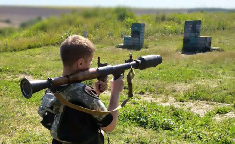 В Харькове подросток нашел РПГ и выстрелил из него в мать и брата