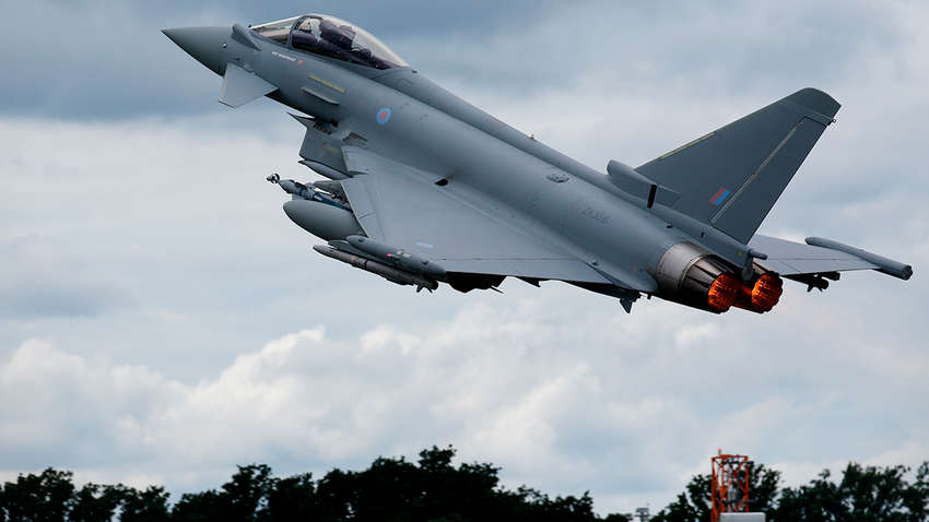 Британия не будет поставлять Украине истребители: что пообещали взамен Британия не будет поставлять Украине истребители: что пообещали взамен