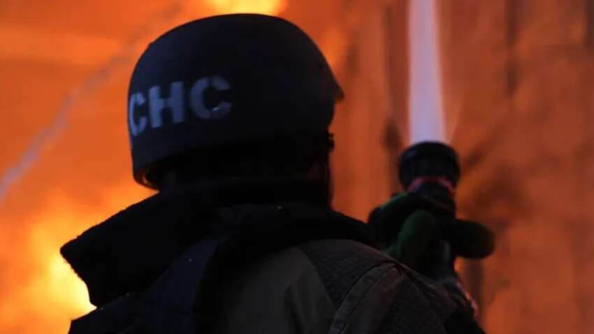 Оккупанты утром беспощадно накрыли огнем Днепр: масштабы разрушений и пожары шокируют Оккупанты утром беспощадно накрыли огнем Днепр: масштабы разрушений и пожары шокируют