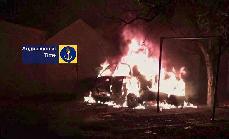 На оккупированной территории взорвали очередной автомобиль: кто был внутри