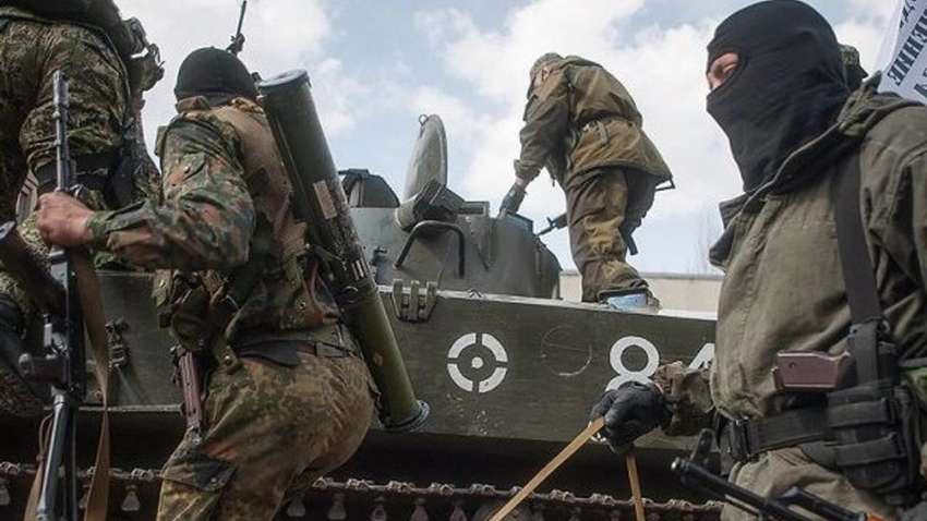 Беспилотник ОБСЕ зафиксировал тяжелую технику боевиков возле линии разграничения Беспилотник ОБСЕ зафиксировал тяжелую технику боевиков возле линии разграничения