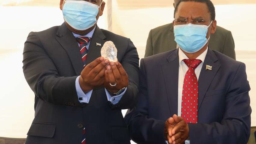 В Ботсване обнаружили третий по величине алмаз в мире: как он выглядит В Ботсване обнаружили третий по величине алмаз в мире: как он выглядит