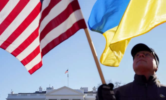 Стало известно, поддерживают ли американцы тактику республиканцев по затягиванию помощи Украине