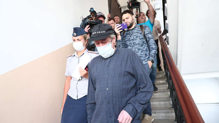 Ефремов в суде не признал вину за ДТП, потому что ничего не помнит