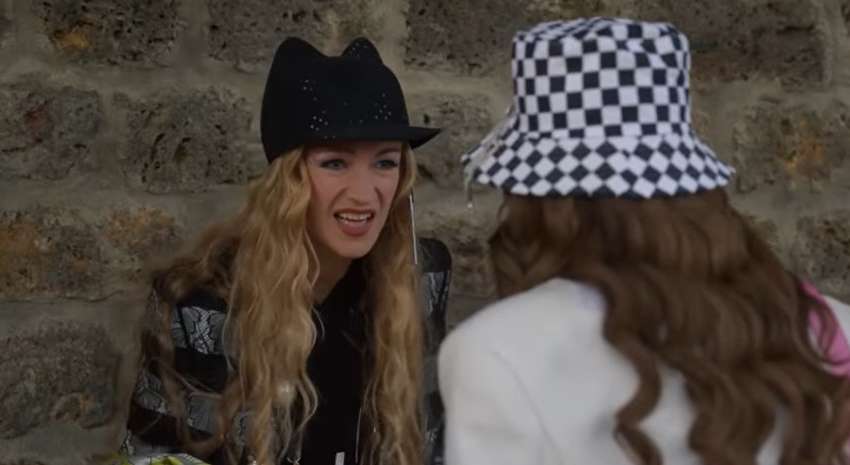 Netflix ответил украинскому министру по поводу негативного образа украинки в сериале Netflix ответил украинскому министру по поводу негативного образа украинки в сериале