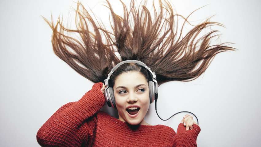 Додаємо в плейлист: 10 пісень, які зроблять вас щасливішими