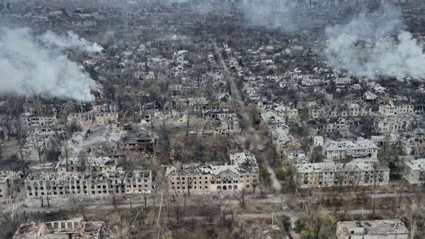 ВСУ контратакуют и окружают россиян в важном городе на Донбассе ВСУ контратакуют и окружают россиян в важном городе на Донбассе