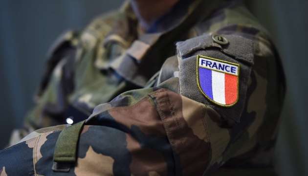 Макрон инициирует миротворческую миссию: сколько военных могут отправить в Украину Макрон инициирует миротворческую миссию: сколько военных могут отправить в Украину