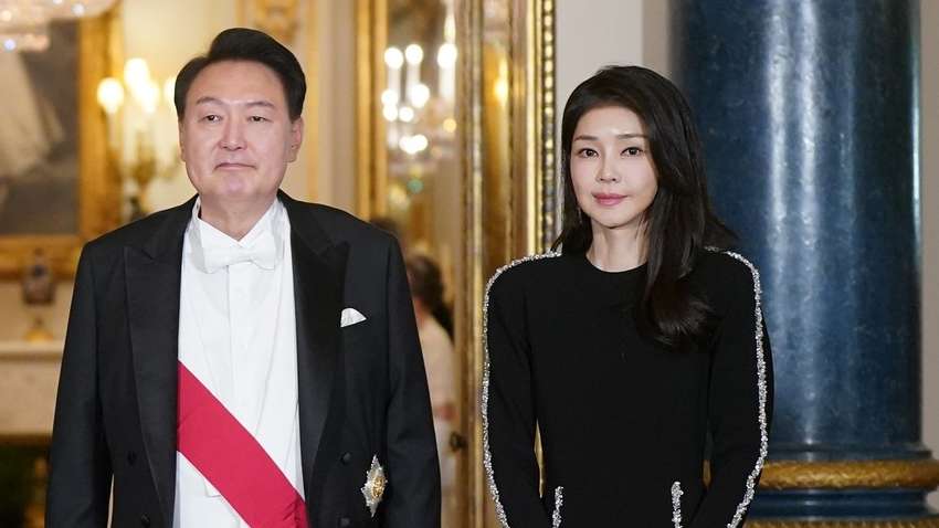 У Південній Кореї воєнний стан могли оголосити через дружину президента У Південній Кореї воєнний стан могли оголосити через дружину президента