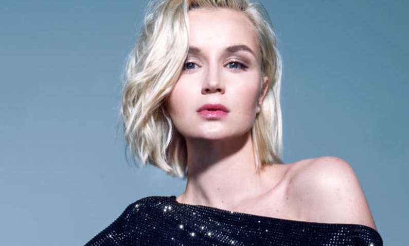 Полина Гагарина с дочерью нарядили новогоднюю ёлку