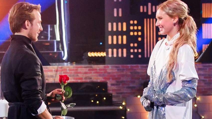 Участница "Холостяка" объяснила, почему занималась с россиянками: подробности